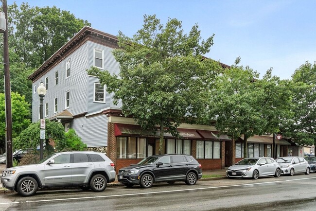 570 Washington St, Unit 2