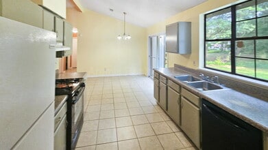 2416 Newgate Dr in Decatur, GA - Building Photo - Building Photo