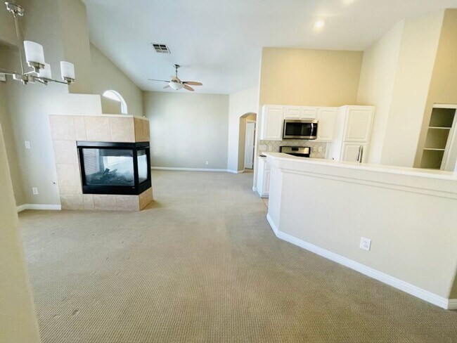 8817 Tom Noon Ave in Las Vegas, NV - Building Photo - Building Photo