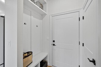 933 Prime St in West Des Moines, IA - Foto de edificio - Building Photo