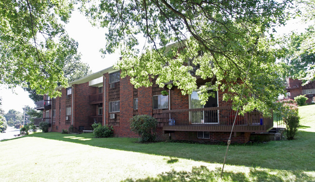 Crestview Gardens in Rockaway, NJ - Building Photo - Building Photo