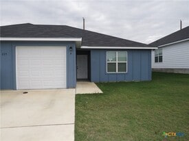 235 N Mary Jo Dr in Harker Heights, TX - Building Photo