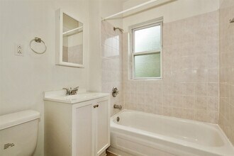 11250-56 S Indiana Ave Chicago, IL 60628 in Chicago, IL - Foto de edificio - Building Photo