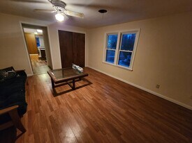 497 E Main St in Evansville, WI - Building Photo