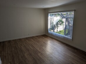 1118 S Fairfax Ave in Los Angeles, CA - Building Photo - Building Photo