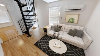 17 Kingman Rd in Somerville, MA - Building Photo