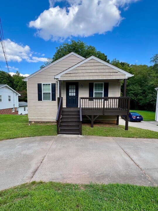 209 Turner St in Winston-Salem, NC - Building Photo