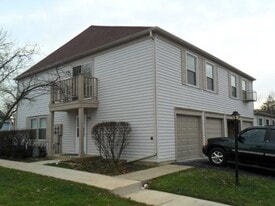 479 James Ct in Glendale Heights, IL - Building Photo