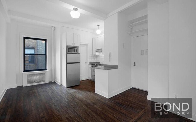 property at 19 W 69th St