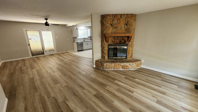 2140 Teakwood Manor Dr in Florissant, MO - Building Photo - Building Photo