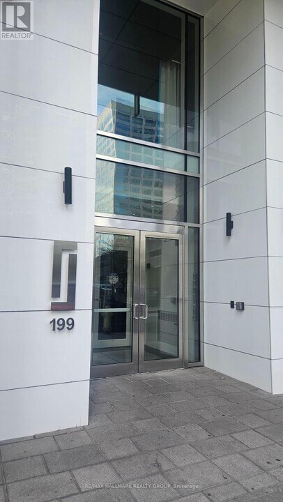 199 Slater St. in Ottawa, ON - Building Photo