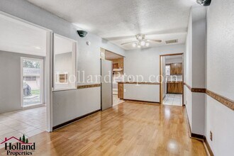 1862 SE Oak Crest Dr in Hillsboro, OR - Building Photo - Building Photo