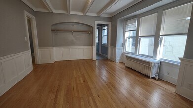 3038 N Farwell Ave in Milwaukee, WI - Building Photo - Building Photo