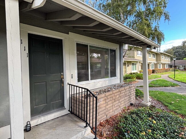 111 Lawnview Cir in Danville, CA - Building Photo - Building Photo