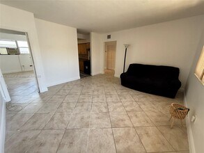 7720 Byron Ave in Miami Beach, FL - Building Photo - Building Photo