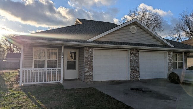 property at 1101-1107 Allen St