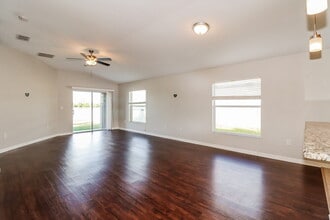 1339 Pasadena Bloom Ln in Ruskin, FL - Foto de edificio - Building Photo