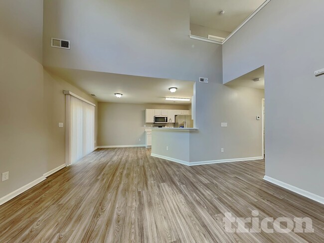 703 Carly Court, Unit 1100 Grand Avenue A-200 in Concord, NC - Foto de edificio - Building Photo