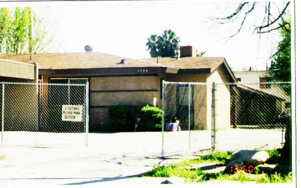 1289 W Latham Ave in Hemet, CA - Building Photo