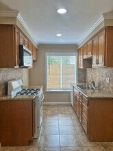 7601 Wyoming St in Westminster, CA - Foto de edificio - Building Photo