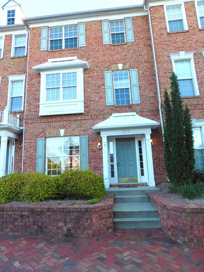 property at 14914 Ballantyne Village Way