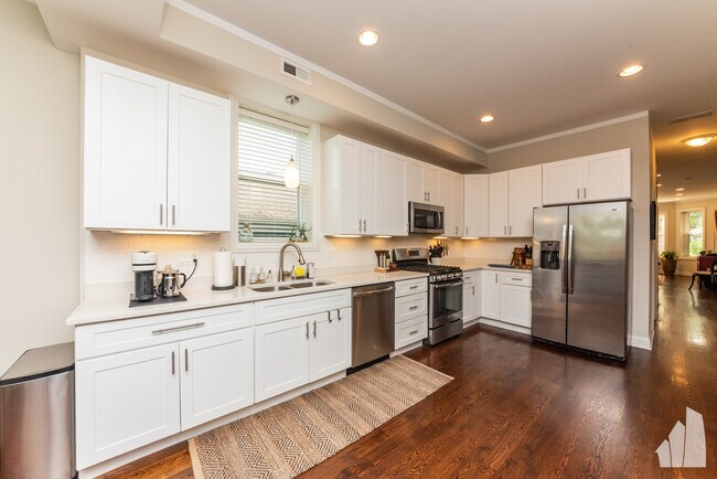 839 Lyman Ave, Unit 2 in Oak Park, IL - Building Photo - Building Photo