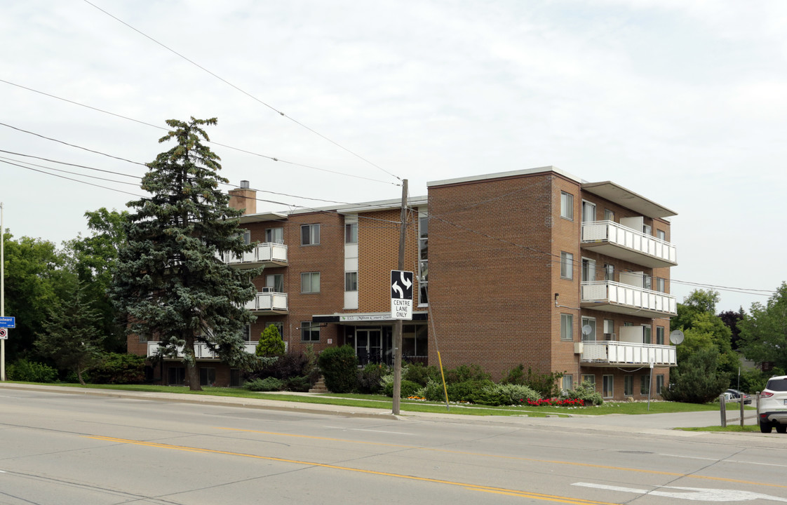 Milton Court Suites in Milton, ON - Building Photo