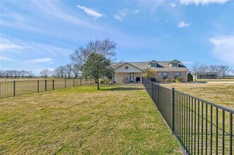 132 Windmill Dr in Tioga, TX - Building Photo - Building Photo