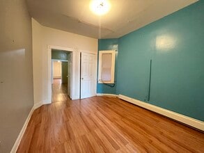 46 Saint Pauls Ave, Unit 2R in Jersey City, NJ - Building Photo - Building Photo