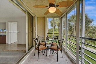 1911 Sabal Palm Dr in Davie, FL - Building Photo - Building Photo