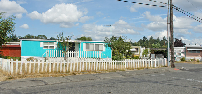 Canterbury Estates Mobile Home Park in Tacoma, WA - Building Photo - Building Photo