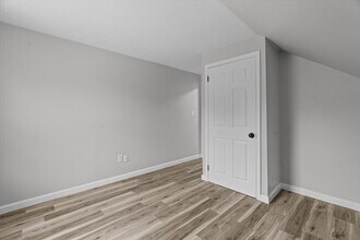 19 Lake St, Unit 2 in Peabody, MA - Building Photo - Building Photo