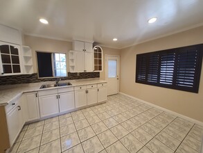 2647 Independence Ave, Unit A in Huntington Park, CA - Foto de edificio - Building Photo