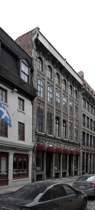 100 Saint-Paul E in Montréal, QC - Building Photo