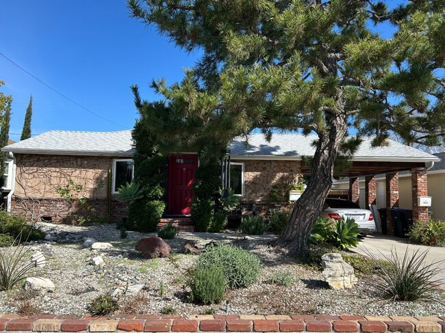 property at 1024 N Keystone St