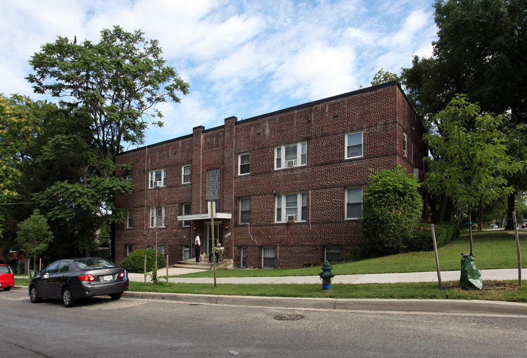 2440 S St SE in Washington, DC - Building Photo