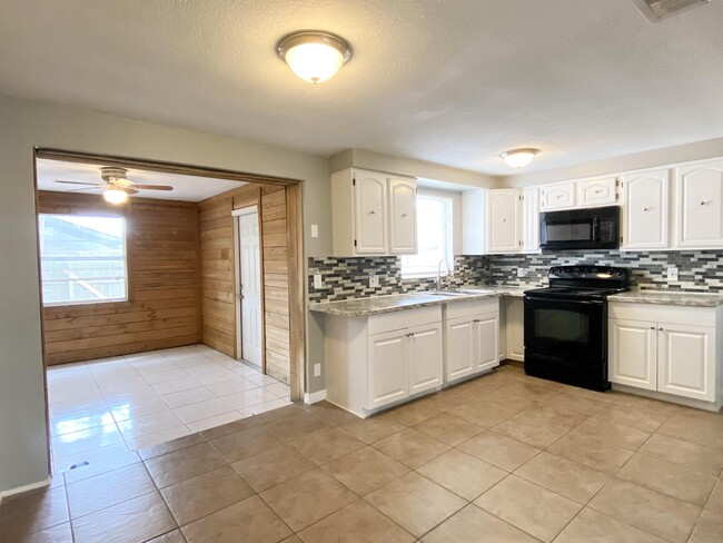 6311 Edenmore Ave in New Port Richey, FL - Building Photo - Building Photo