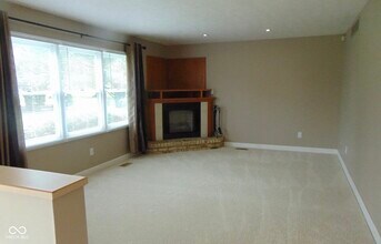412 S Prestwick Ln in Yorktown, IN - Building Photo - Building Photo