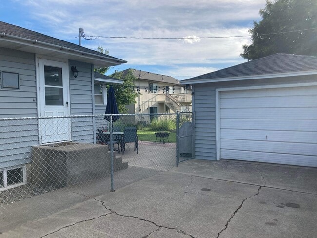 2420 S Myrtle St in Spokane, WA - Building Photo - Building Photo