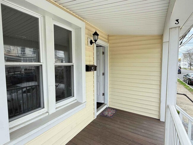 251 Henry St in Trenton, NJ - Building Photo - Building Photo