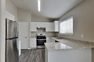 17914 Autumn Hills Dr in Houston, TX - Building Photo - Building Photo