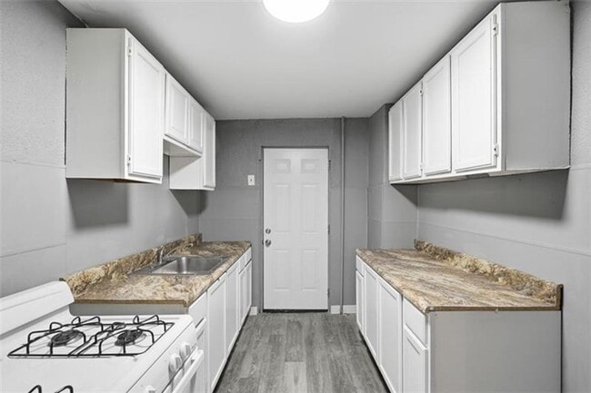 521 Bessemer Ave in East Pittsburgh, PA - Building Photo - Building Photo