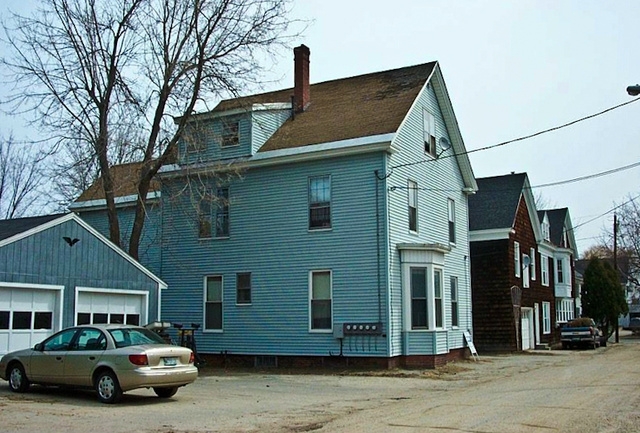 9 Maple St in Auburn, ME - Building Photo