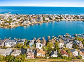 511 Channel Dr N, Unit Boho Beach Hideaway Unit in Wrightsville Beach, NC - Building Photo - Building Photo