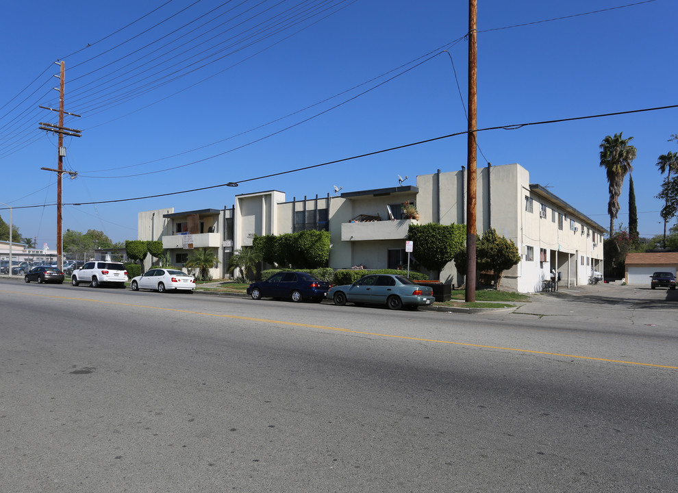 Hazel Grove Garden in Van Nuys, CA - Building Photo