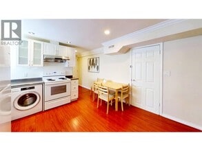 9140 Chapmond Crescent in Richmond, BC - Building Photo - Building Photo