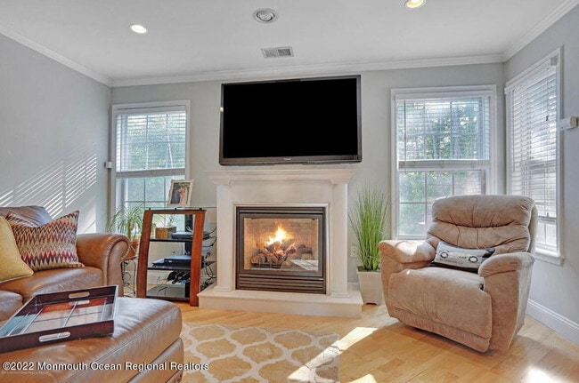 property at 17 Nutmeg Ct