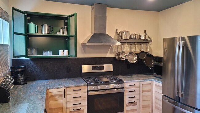 55 Buffum St in Salem, MA - Building Photo - Building Photo