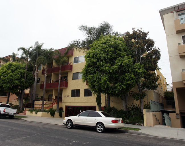 1260 Armacost Ave in Los Angeles, CA - Foto de edificio - Building Photo