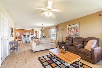 4802 Tuscan Loon Dr in Tampa, FL - Building Photo - Building Photo
